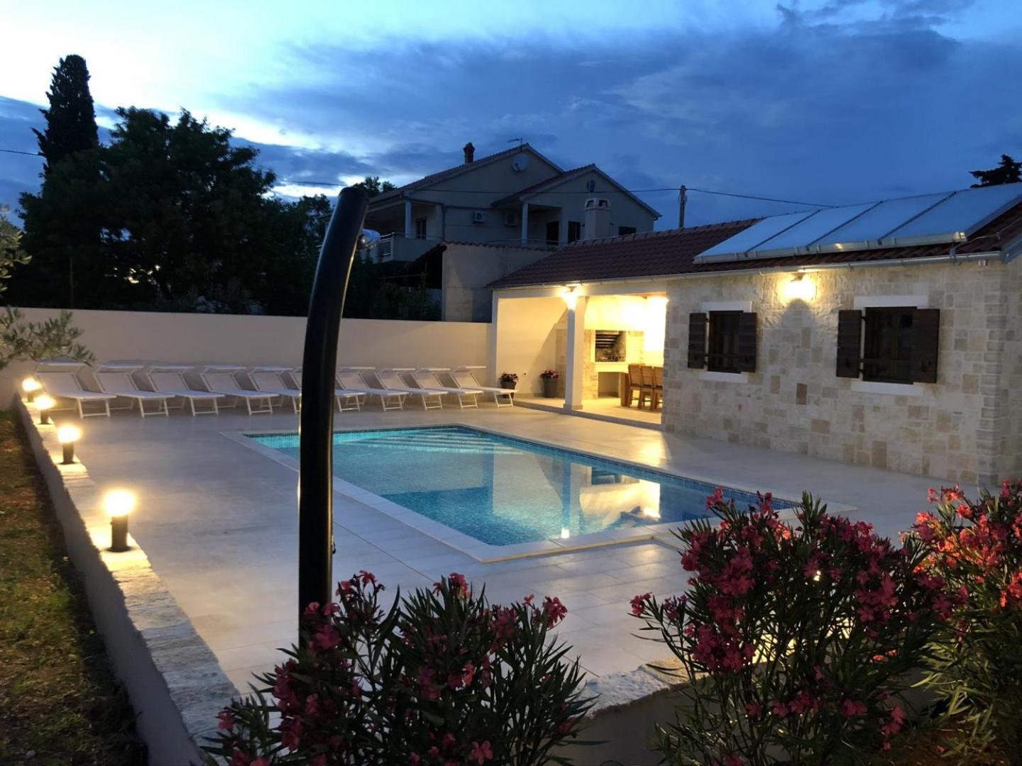 Villa Stella - Crowonder Luxury Rent Турань Экстерьер фото