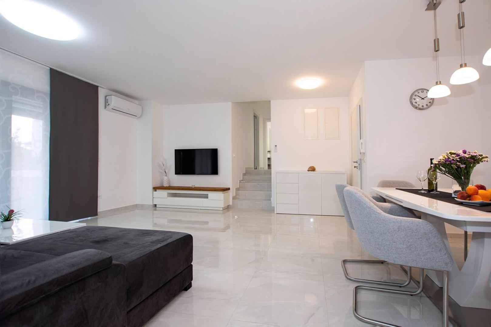 Villa Stella - Crowonder Luxury Rent Турань Экстерьер фото